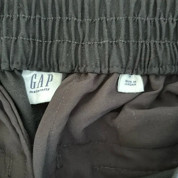 Never Worn GAP Maternity Under Belly Black Pant - Picture 2 of 5